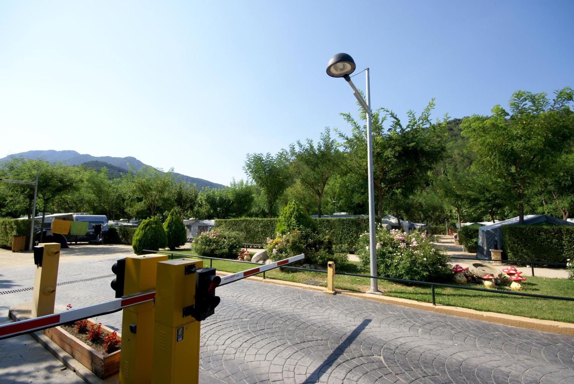 מלון Albanya Camping Bassegoda Park מראה חיצוני תמונה