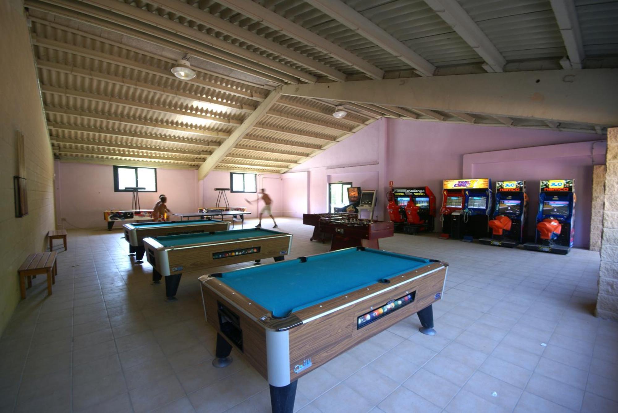 מלון Albanya Camping Bassegoda Park מראה חיצוני תמונה